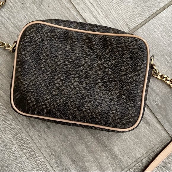 Michael Kors Logo Crossbody - Picture 5 of 11